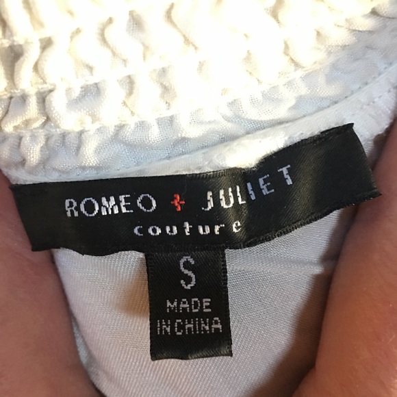 Romeo & Juliet Couture white Off Shoulder top - Picture 5 of 6